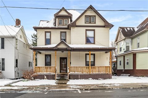 Photo of 109 N Main St, Houston, PA 15342 (MLS # 1744390)