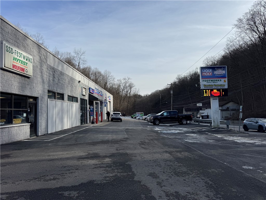 4450 Steubenville Pike