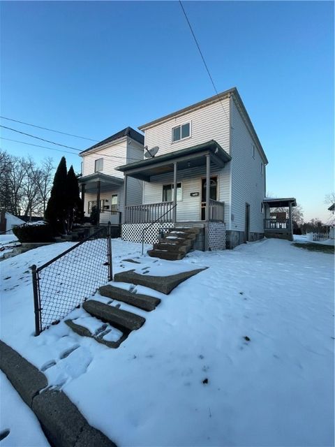 Photo of 1160 Bruce St, Washington, PA 15301 (MLS # 1736354)
