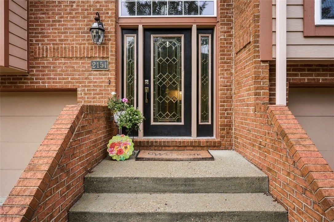 2151 Huntington Court S