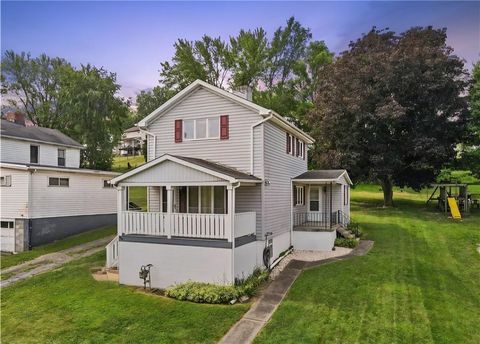 704 Redwood Dr Cecil PA 15057