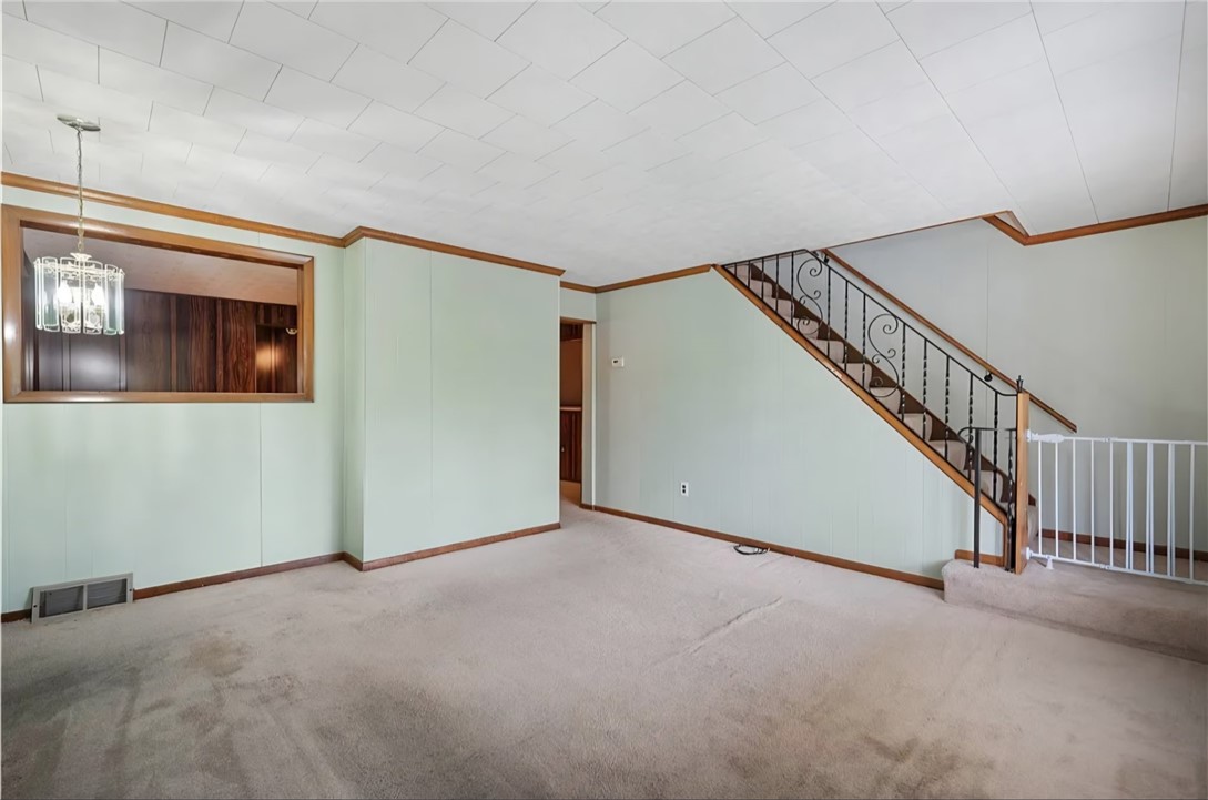 704 Redwood Dr