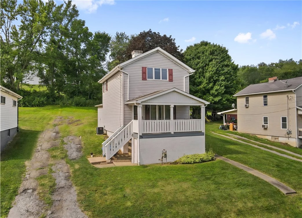 704 Redwood Dr