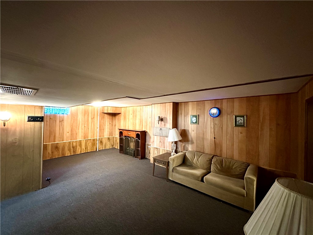 Neshannock Twp, Pennsylvania 16105, United States, 3 Bedrooms Bedrooms, ,2 BathroomsBathrooms,Residential,Active,232280