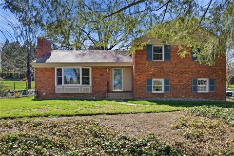 Photo of 900 Old Hickory Rd, Pittsburgh, PA 15243 (MLS # 1751705)