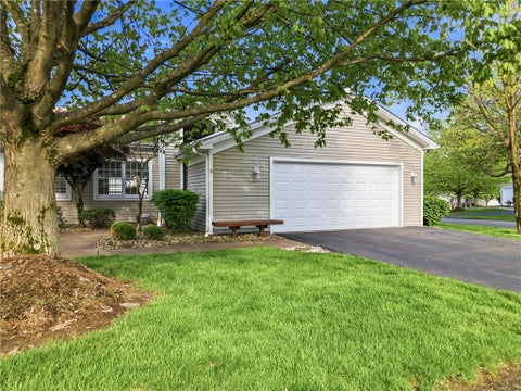 Townhouse For Sale - 6 Golfwood Dr Dr<br/> Hermitage, PA 16148