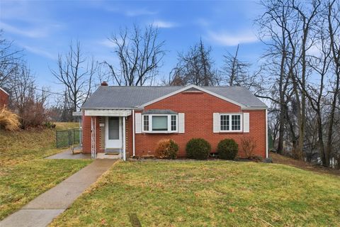 Photo of 726 Rodney St, Crescent, PA 15046 (MLS # 1742292)
