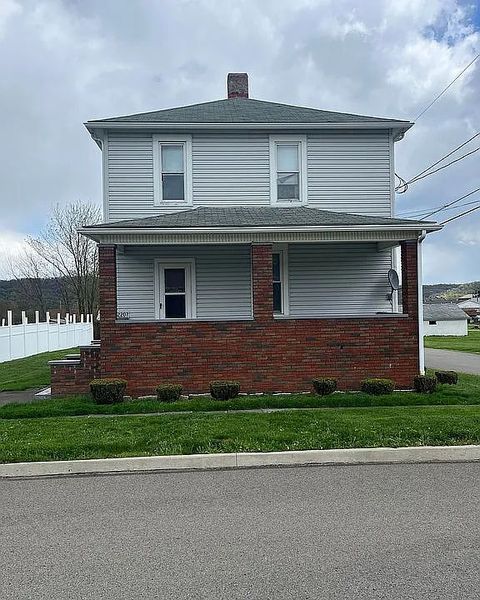 Homes For Sale - 2207 2nd Avenue<br/> Beaver Falls, PA 16136