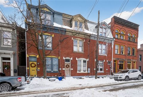 Photo of 605 Avery St, Pittsburgh, PA 15212 (MLS # 1738574)