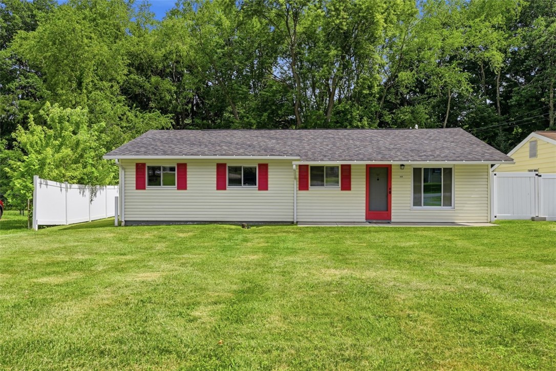 225 Sandalwood Dr