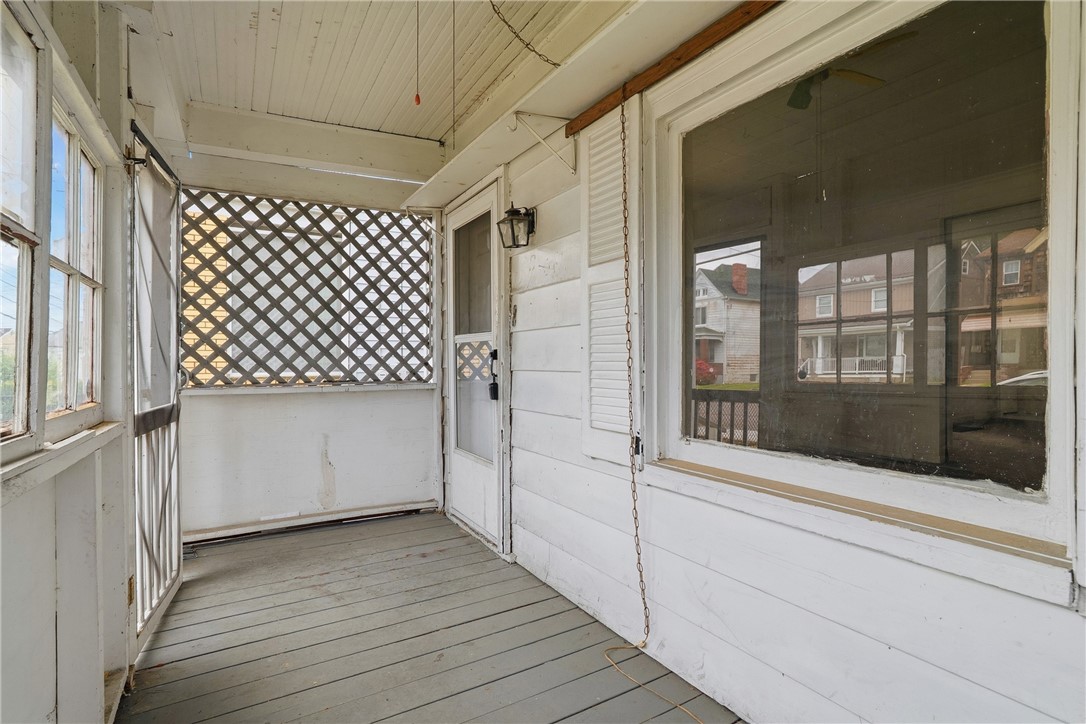 2402 Grandview Avenue