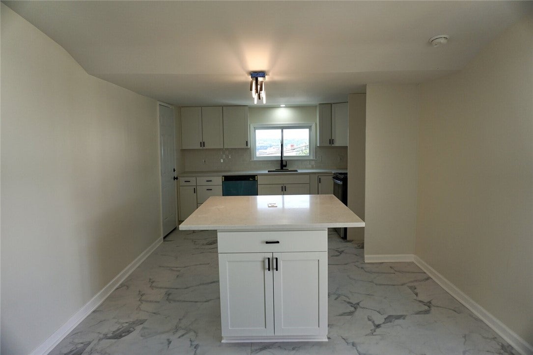 11 E. Amanda Ave
