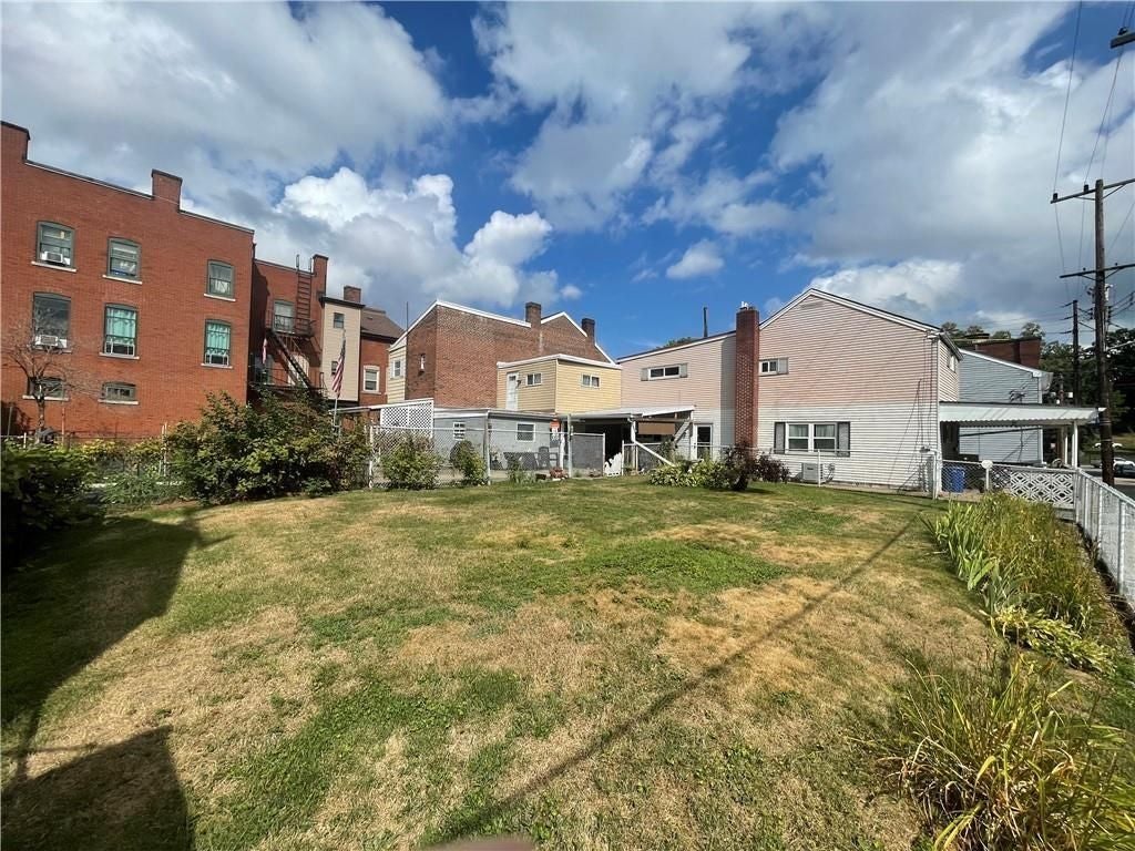 167-175 48th Street & 4807 Blackberry Way