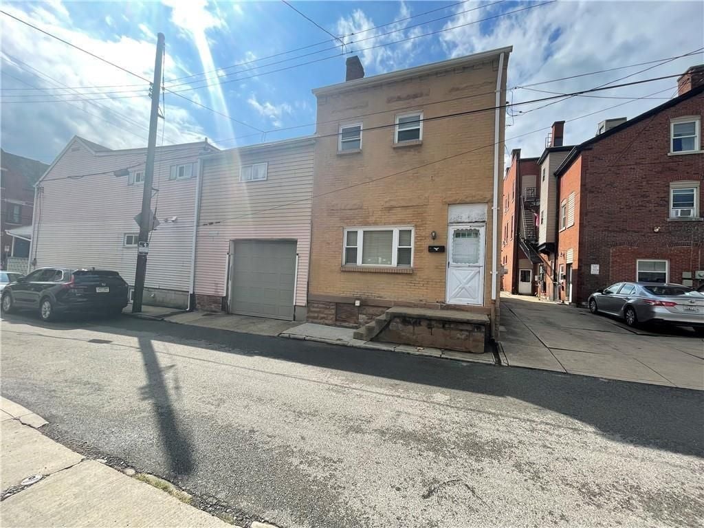 167-175 48th Street & 4807 Blackberry Way