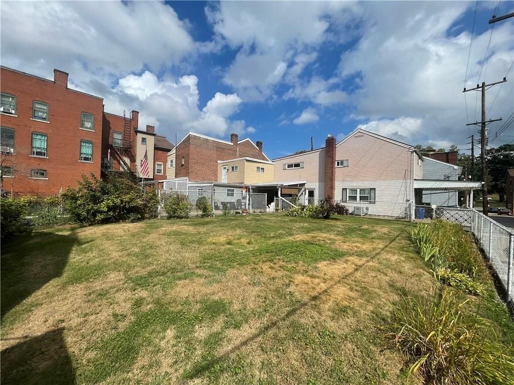 167-175 48th Street & 4807 Blackberry Way