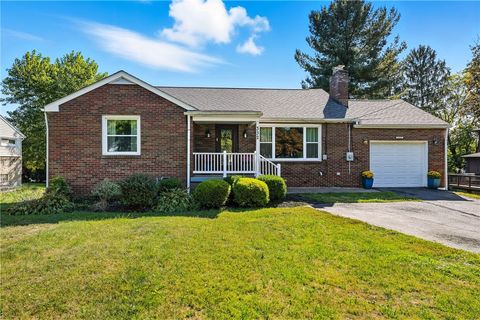 Photo of 332 E Maitland Ln, New Castle, PA 16105 (MLS # 1732207)