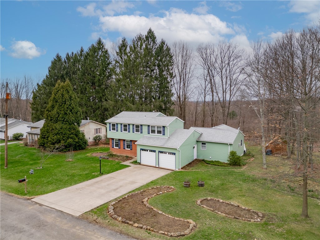 121 Parklane Dr