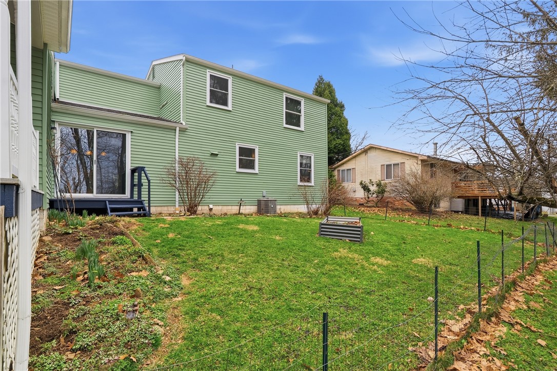 121 Parklane Dr
