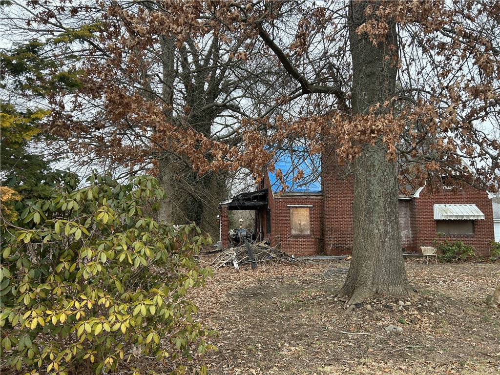 1832 S Eighty Eight Road