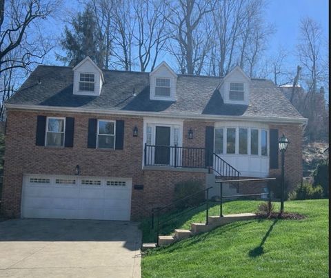 215 Black Oak Dr Scott Twp PA 15220
