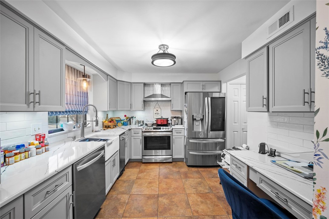 417 Glendale Court, Monroeville, Pennsylvania image 12