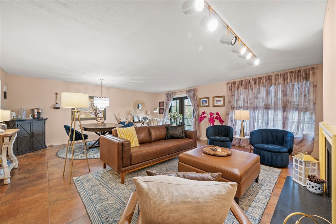 417 Glendale Court, Monroeville, Pennsylvania image 6
