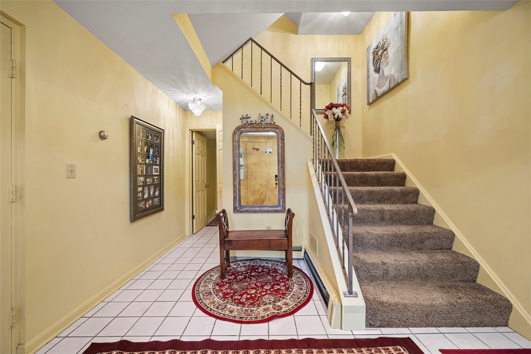 417 Glendale Court, Monroeville, Pennsylvania image 2
