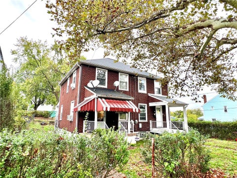 Homes For Sale - 603 Farnsworth Ave Ave<br/> Clairton, PA 15025