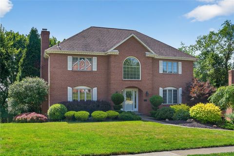 2455 Dogwood Dr Franklin Park PA 15090