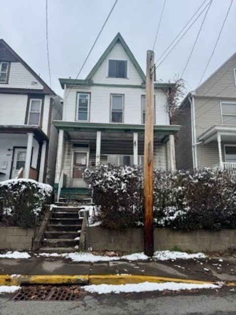Photo of 619 Frederick St, Mc Kees Rocks, PA 15136 (MLS # 1732557)