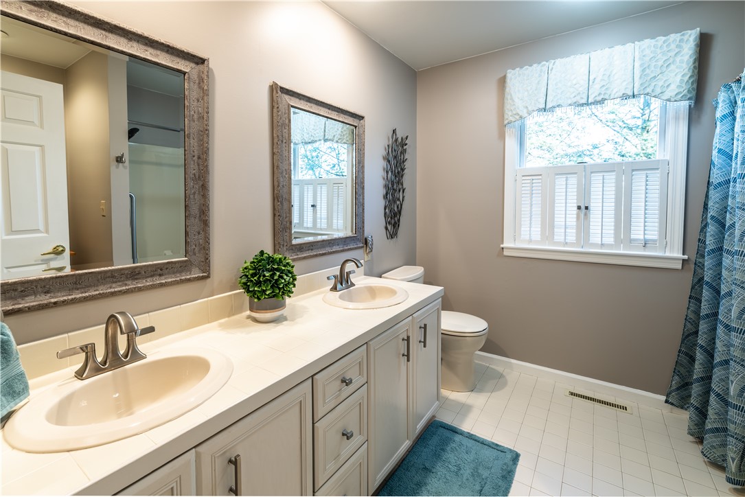 Twp Of But SE, Pennsylvania 16001, United States, 4 Bedrooms Bedrooms, ,3 BathroomsBathrooms,Residential,Pending,32921