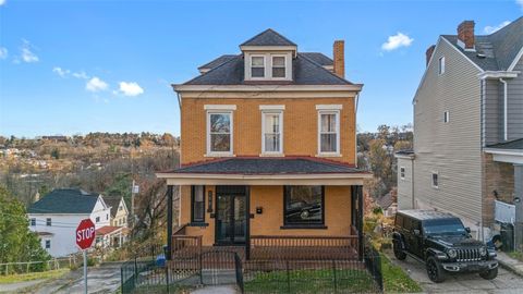 Photo of 256 E Meyers St, Pittsburgh, PA 15210 (MLS # 1737926)