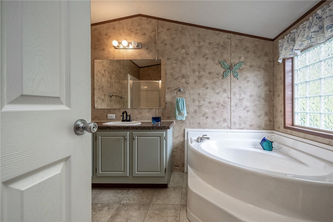 Cranberry Twp, Pennsylvania 16066, United States, 3 Bedrooms Bedrooms, ,2 BathroomsBathrooms,Residential,Active,104182