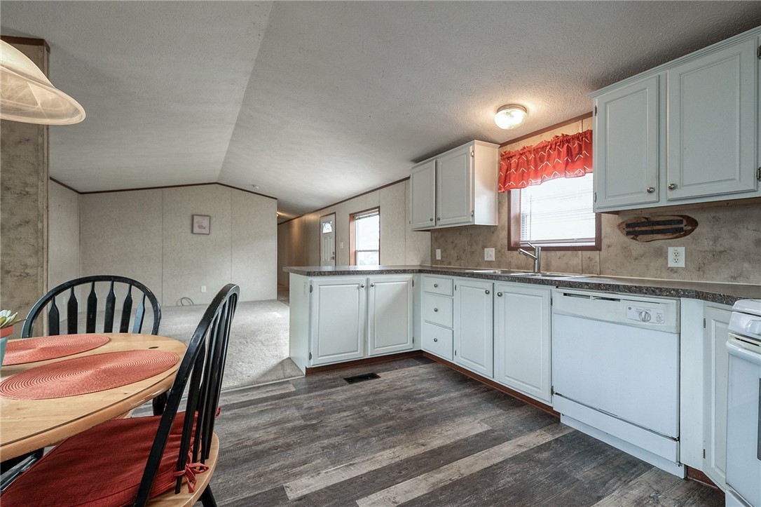 Cranberry Twp, Pennsylvania 16066, United States, 3 Bedrooms Bedrooms, ,2 BathroomsBathrooms,Residential,Active,104182