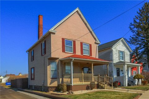 Photo of 609 E Division St, New Castle, PA 16101 (MLS # 1741791)