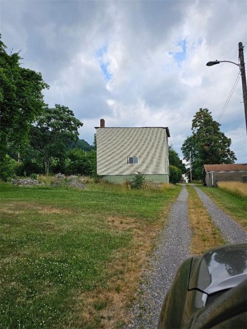 Photo of 326 1/2 Erie Street Ave, Aliquippa, PA 15001 (MLS # 1726307)