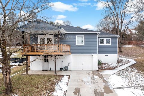 Photo of 204 Vine St, Clairton, PA 15025 (MLS # 1737567)