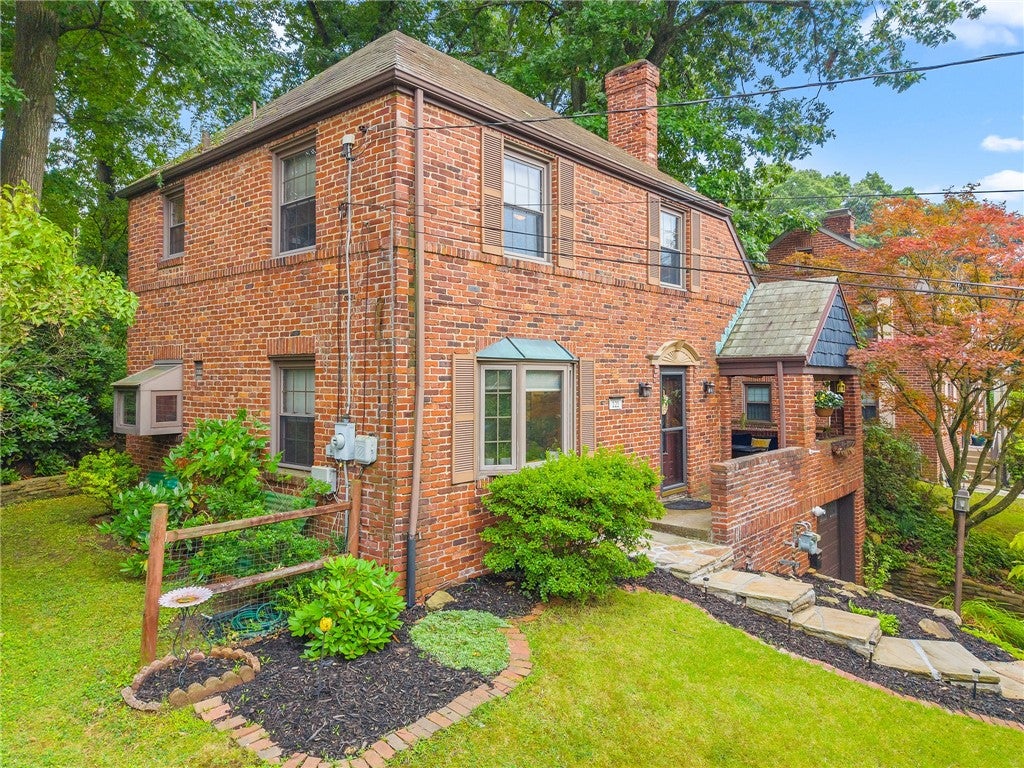 121 Woodland Drive