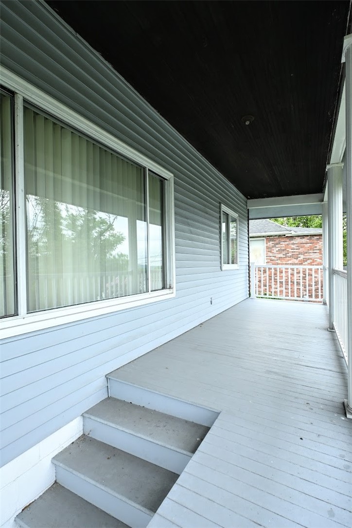 16 Robinson St