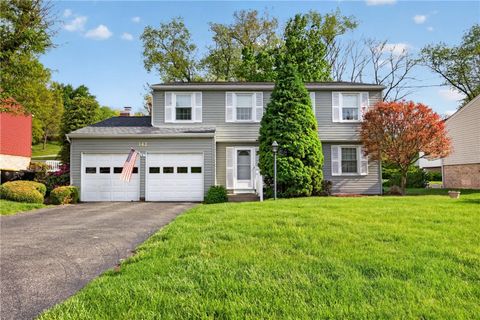 Photo of 142 Thunderwood Dr, Bethel Park, PA 15102 (MLS # 1752052)