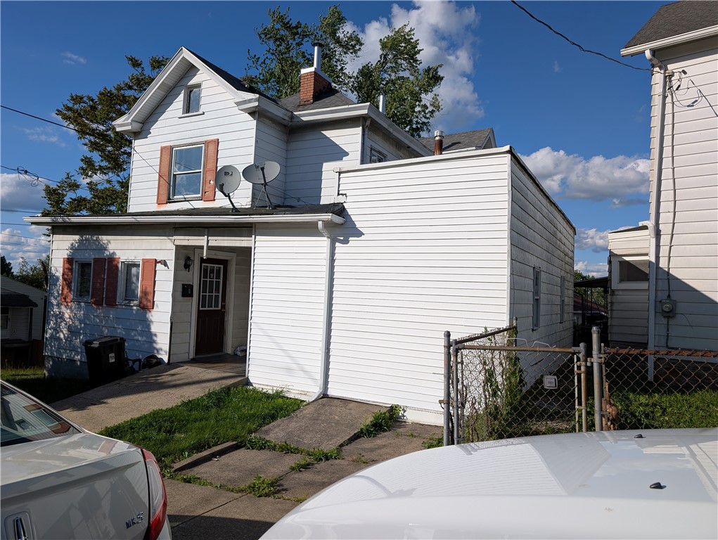 585 Fayette