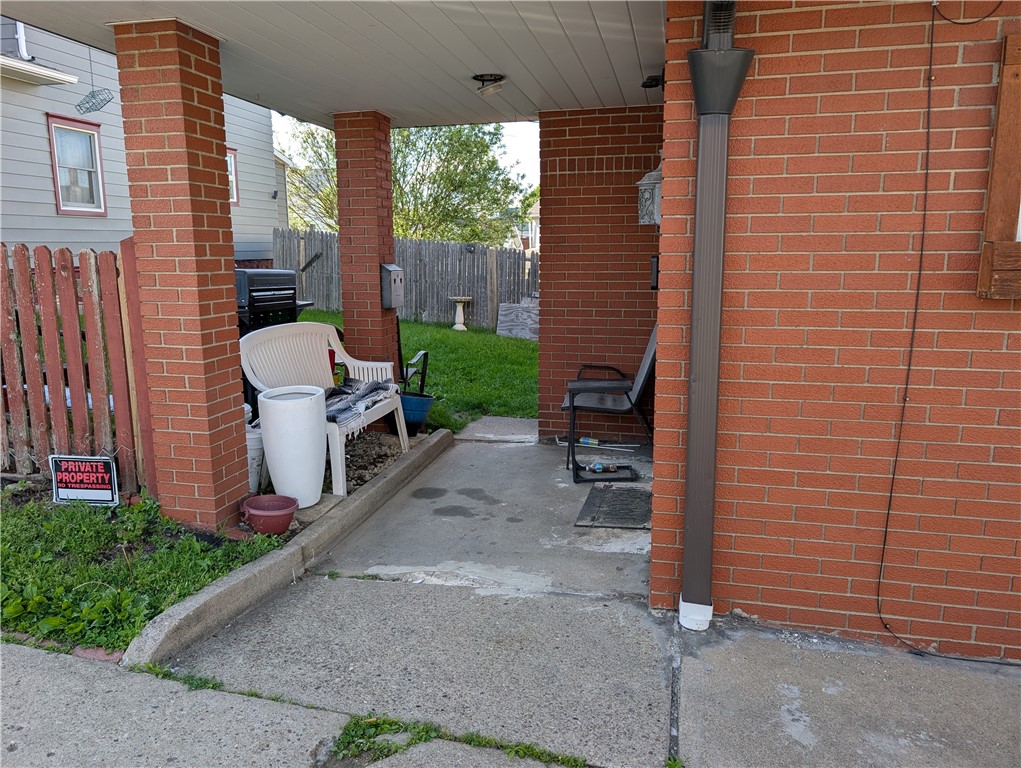 585 Fayette