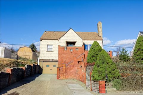 Photo of 1631 Elderslee Rd, Pittsburgh, PA 15227 (MLS # 1731252)