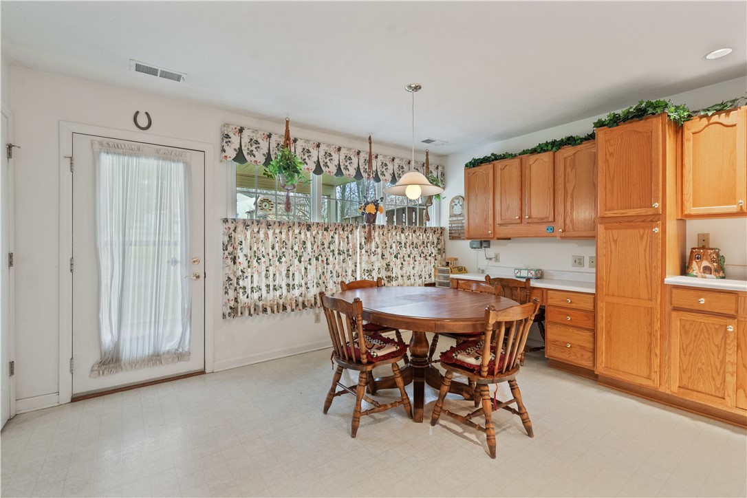 South Fayette, Pennsylvania 15017, United States, 3 Bedrooms Bedrooms, ,3 BathroomsBathrooms,Residential,Contingent,99741