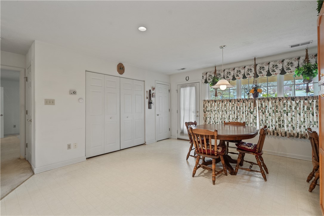 South Fayette, Pennsylvania 15017, United States, 3 Bedrooms Bedrooms, ,3 BathroomsBathrooms,Residential,Contingent,99741