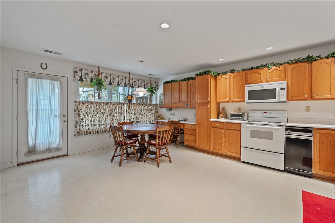 South Fayette, Pennsylvania 15017, United States, 3 Bedrooms Bedrooms, ,3 BathroomsBathrooms,Residential,Contingent,99741