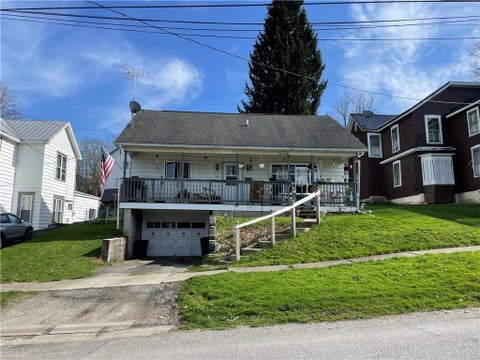 Photo for 512 W Pleasant St