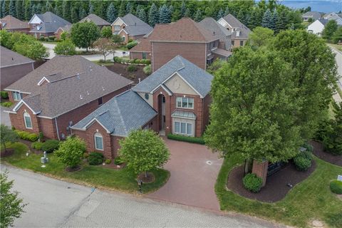 Photo of 100 Prestonwood Ln, Peters Twp, PA 15317 (MLS # 1733264)