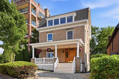 Photo of 515 Grandview Ave, Pittsburgh, PA 15211 (MLS # 1762367)
