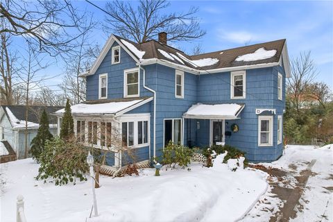 Photo of 29 E Ridge Ave, Sharpsville, PA 16150 (MLS # 1739930)